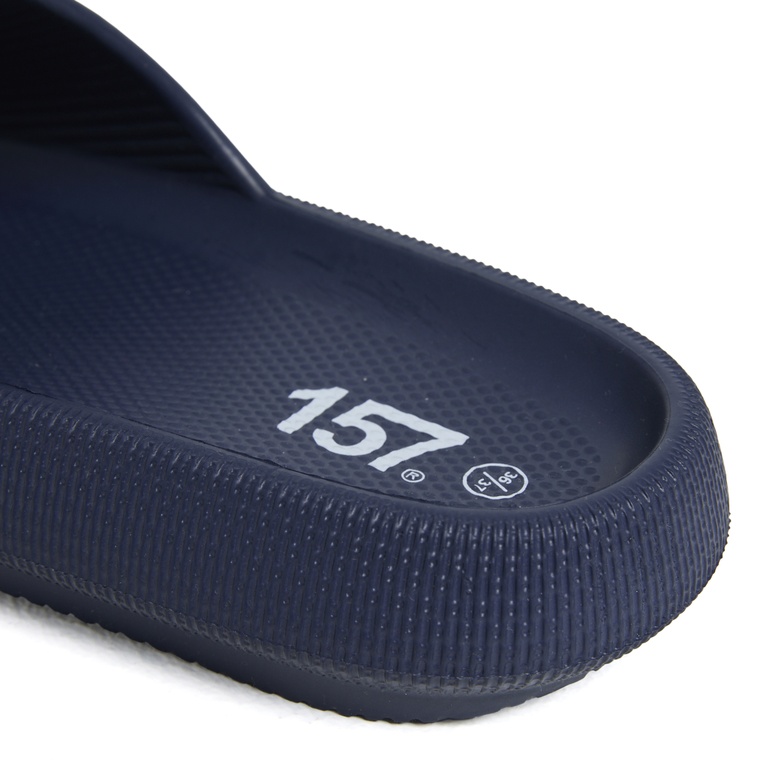 Rantatohveli "Chunky Slipper" 